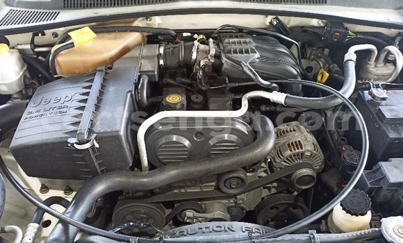 Nunua Ilio tumika Jeep Cherokee White Gari ndani ya Manzini nchini Manzini Nunua Ilio tumika Jeep Cherokee White Gari ndani ya Manzini nchini Manzini