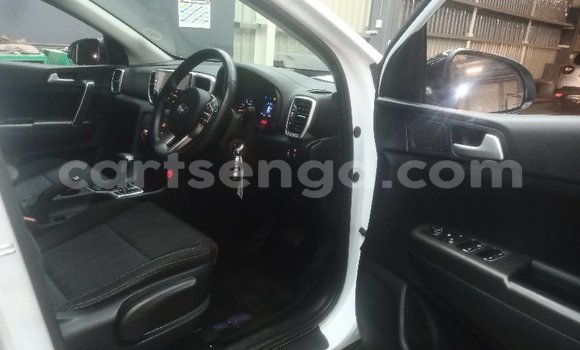 Nunua Ilio tumika Kia Sportage White Gari ndani ya Ngwenya nchini Hhohho Nunua Ilio tumika Kia Sportage White Gari ndani ya Ngwenya nchini Hhohho