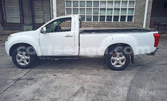 Nunua Ilio tumika Isuzu KB White Gari ndani ya Ngwenya nchini Hhohho Nunua Ilio tumika Isuzu KB White Gari ndani ya Ngwenya nchini Hhohho