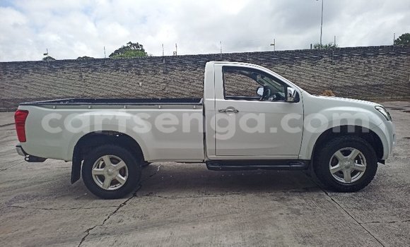 Nunua Ilio tumika Isuzu KB White Gari ndani ya Ngwenya nchini Hhohho Nunua Ilio tumika Isuzu KB White Gari ndani ya Ngwenya nchini Hhohho