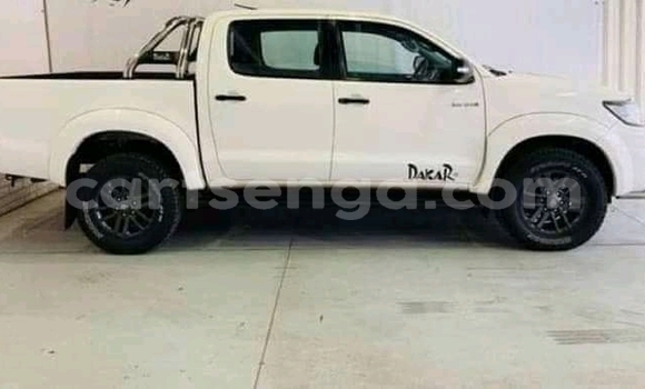 Nunua Ilio tumika Toyota Hilux White Gari ndani ya Ngwenya nchini Hhohho Nunua Ilio tumika Toyota Hilux White Gari ndani ya Ngwenya nchini Hhohho