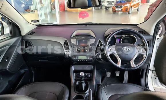 Acheter Occasion Voiture Hyundai ix35 Blanc à Ezulwini, Hhohho Acheter Occasion Voiture Hyundai ix35 Blanc à Ezulwini, Hhohho