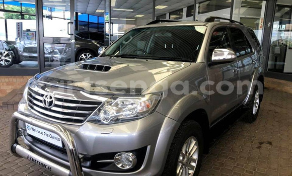 Acheter Occasion Voiture Toyota Fortuner Gris à Ezulwini, Hhohho Acheter Occasion Voiture Toyota Fortuner Gris à Ezulwini, Hhohho