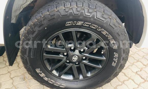 Buy Used Toyota Hilux White Car in Ezulwini in Hhohho Buy Used Toyota Hilux White Car in Ezulwini in Hhohho