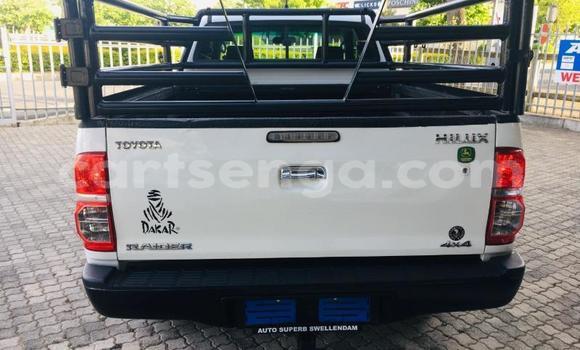 Buy Used Toyota Hilux White Car in Ezulwini in Hhohho Buy Used Toyota Hilux White Car in Ezulwini in Hhohho
