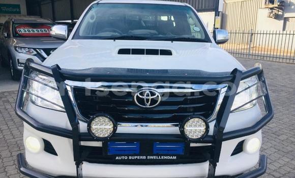 Buy Used Toyota Hilux White Car in Ezulwini in Hhohho Buy Used Toyota Hilux White Car in Ezulwini in Hhohho