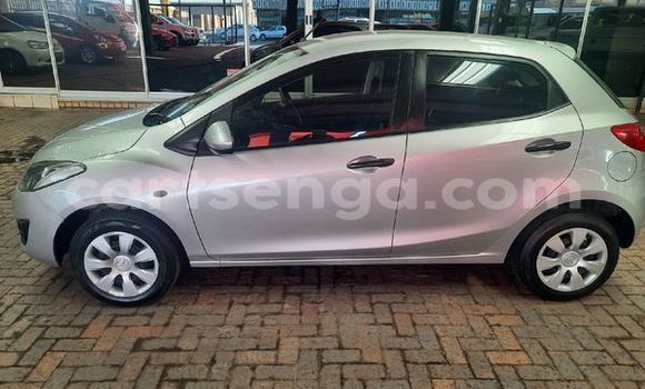 Nunua Ilio tumika Mazda 2 Silver Gari ndani ya Ezulwini nchini Hhohho Nunua Ilio tumika Mazda 2 Silver Gari ndani ya Ezulwini nchini Hhohho