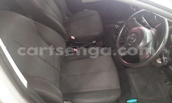 Nunua Ilio tumika Mazda 2 Silver Gari ndani ya Ezulwini nchini Hhohho Nunua Ilio tumika Mazda 2 Silver Gari ndani ya Ezulwini nchini Hhohho