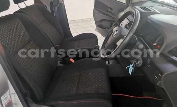 Nunua Ilio tumika Toyota Avanza Silver Gari ndani ya Ezulwini nchini Hhohho Nunua Ilio tumika Toyota Avanza Silver Gari ndani ya Ezulwini nchini Hhohho
