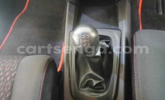 Nunua Ilio tumika Toyota Avanza Silver Gari ndani ya Ezulwini nchini Hhohho Nunua Ilio tumika Toyota Avanza Silver Gari ndani ya Ezulwini nchini Hhohho