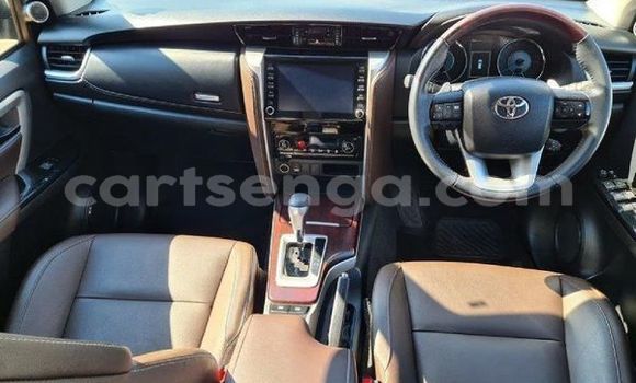 Nunua Ilio tumika Toyota Fortuner White Gari ndani ya Ezulwini nchini Hhohho Nunua Ilio tumika Toyota Fortuner White Gari ndani ya Ezulwini nchini Hhohho