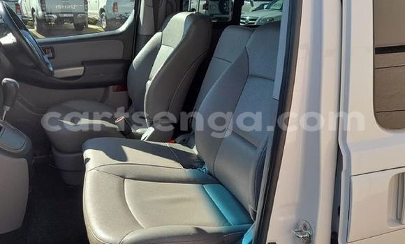 Buy Used Hyundai H1 White Car in Ezulwini in Hhohho Buy Used Hyundai H1 White Car in Ezulwini in Hhohho