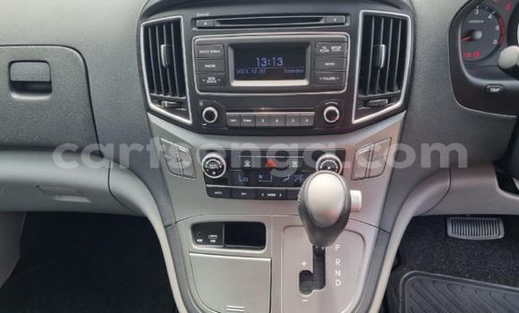 Buy Used Hyundai H1 White Car in Ezulwini in Hhohho Buy Used Hyundai H1 White Car in Ezulwini in Hhohho