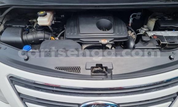 Buy Used Hyundai H1 White Car in Ezulwini in Hhohho Buy Used Hyundai H1 White Car in Ezulwini in Hhohho