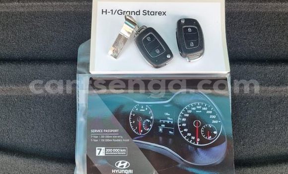 Buy Used Hyundai H1 White Car in Ezulwini in Hhohho Buy Used Hyundai H1 White Car in Ezulwini in Hhohho