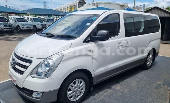 Buy Used Hyundai H1 White Car in Ezulwini in Hhohho Buy Used Hyundai H1 White Car in Ezulwini in Hhohho
