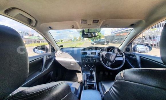 Nunua Ilio tumika Mazda Mazda 3 Blue Gari ndani ya Ezulwini nchini Hhohho Nunua Ilio tumika Mazda Mazda 3 Blue Gari ndani ya Ezulwini nchini Hhohho