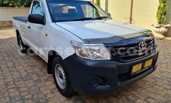 Buy Used Toyota Hilux White Car in Ezulwini in Hhohho