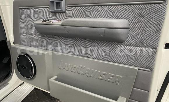 Buy Used Toyota Land Cruiser White Car in Ezulwini in Hhohho Buy Used Toyota Land Cruiser White Car in Ezulwini in Hhohho