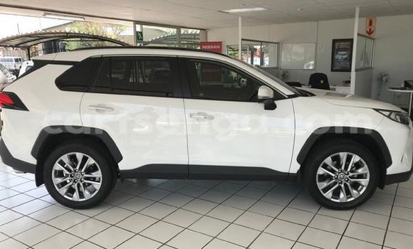 Acheter Occasion Voiture Toyota RAV4 Blanc à Ezulwini, Hhohho Acheter Occasion Voiture Toyota RAV4 Blanc à Ezulwini, Hhohho