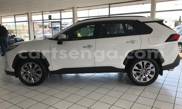 Acheter Occasion Voiture Toyota RAV4 Blanc à Ezulwini, Hhohho Acheter Occasion Voiture Toyota RAV4 Blanc à Ezulwini, Hhohho