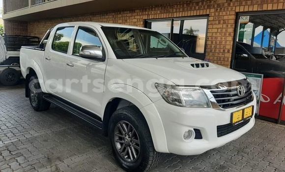 Acheter Occasion Voiture Toyota Hilux Blanc à Bulembu, Hhohho