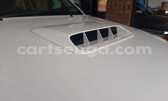 Nunua Ilio tumika Toyota Hilux White Gari ndani ya Bulembu nchini Hhohho Nunua Ilio tumika Toyota Hilux White Gari ndani ya Bulembu nchini Hhohho