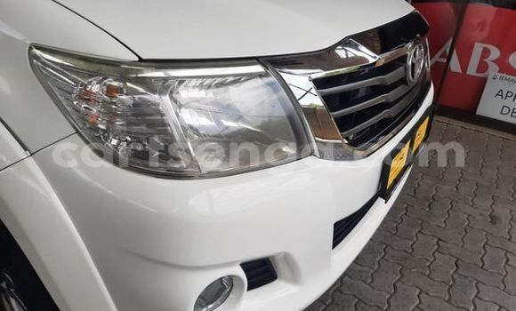 Nunua Ilio tumika Toyota Hilux White Gari ndani ya Bulembu nchini Hhohho Nunua Ilio tumika Toyota Hilux White Gari ndani ya Bulembu nchini Hhohho