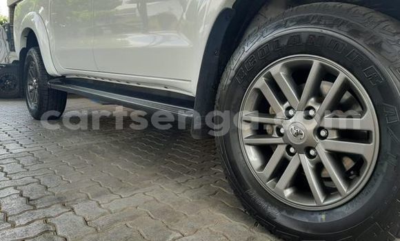 Nunua Ilio tumika Toyota Hilux White Gari ndani ya Bulembu nchini Hhohho Nunua Ilio tumika Toyota Hilux White Gari ndani ya Bulembu nchini Hhohho