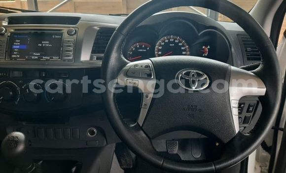 Nunua Ilio tumika Toyota Hilux White Gari ndani ya Bulembu nchini Hhohho Nunua Ilio tumika Toyota Hilux White Gari ndani ya Bulembu nchini Hhohho