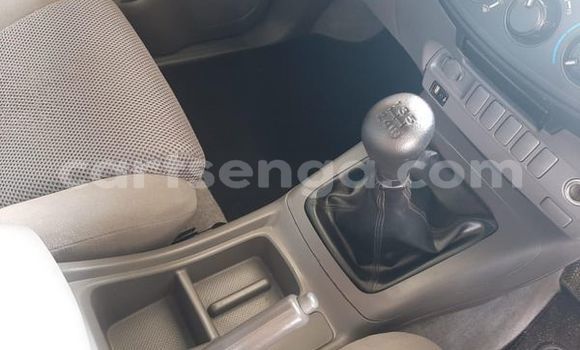 Nunua Ilio tumika Toyota Hilux White Gari ndani ya Bulembu nchini Hhohho Nunua Ilio tumika Toyota Hilux White Gari ndani ya Bulembu nchini Hhohho