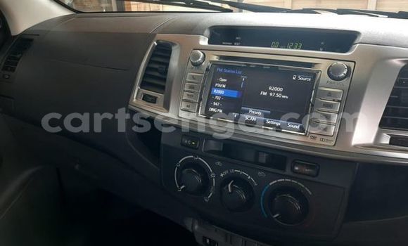 Nunua Ilio tumika Toyota Hilux White Gari ndani ya Bulembu nchini Hhohho Nunua Ilio tumika Toyota Hilux White Gari ndani ya Bulembu nchini Hhohho