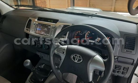 Nunua Ilio tumika Toyota Hilux White Gari ndani ya Bulembu nchini Hhohho Nunua Ilio tumika Toyota Hilux White Gari ndani ya Bulembu nchini Hhohho