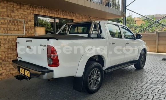 Nunua Ilio tumika Toyota Hilux White Gari ndani ya Bulembu nchini Hhohho Nunua Ilio tumika Toyota Hilux White Gari ndani ya Bulembu nchini Hhohho