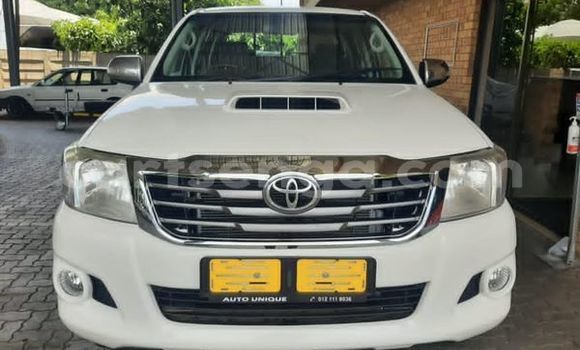 Nunua Ilio tumika Toyota Hilux White Gari ndani ya Bulembu nchini Hhohho Nunua Ilio tumika Toyota Hilux White Gari ndani ya Bulembu nchini Hhohho