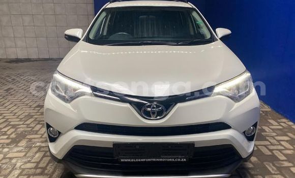 Buy Used Toyota RAV4 White Car in Ezulwini in Hhohho Buy Used Toyota RAV4 White Car in Ezulwini in Hhohho