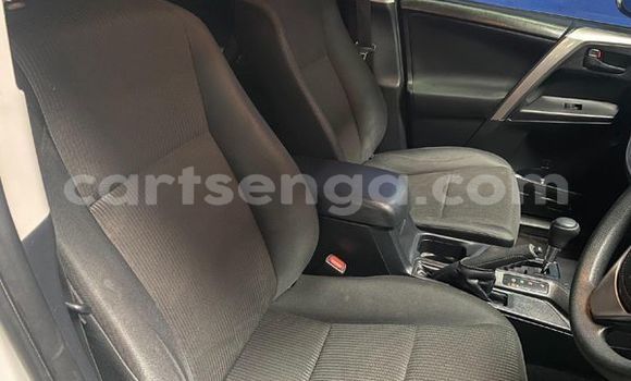 Buy Used Toyota RAV4 White Car in Ezulwini in Hhohho Buy Used Toyota RAV4 White Car in Ezulwini in Hhohho