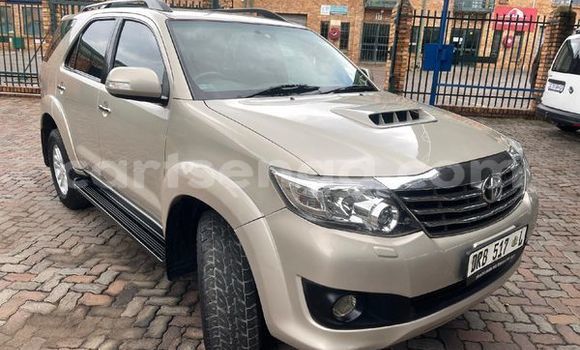 Nunua Ilio tumika Toyota Fortuner Silver Gari ndani ya Ezulwini nchini Hhohho