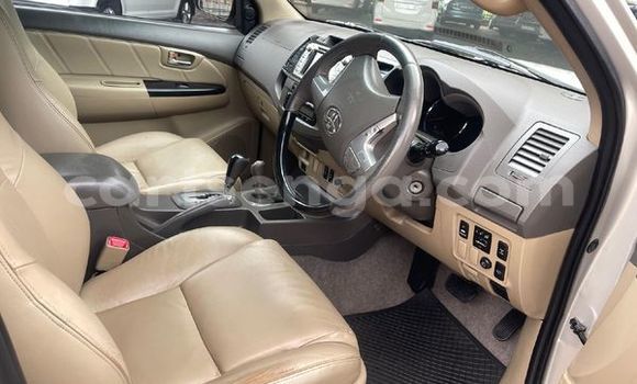 Nunua Ilio tumika Toyota Fortuner Silver Gari ndani ya Ezulwini nchini Hhohho Nunua Ilio tumika Toyota Fortuner Silver Gari ndani ya Ezulwini nchini Hhohho