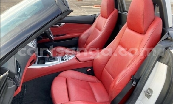 Acheter Occasion Voiture BMW Z4 Blanc à Big Bend, Lubombo Acheter Occasion Voiture BMW Z4 Blanc à Big Bend, Lubombo