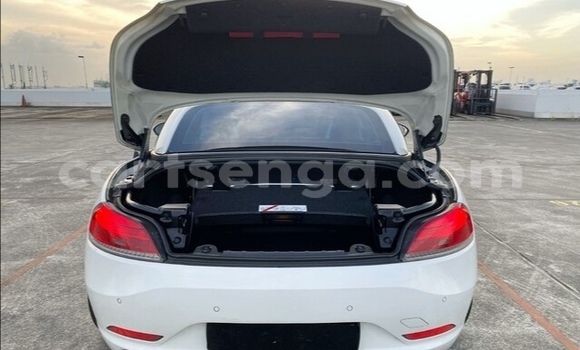 Acheter Occasion Voiture BMW Z4 Blanc à Big Bend, Lubombo Acheter Occasion Voiture BMW Z4 Blanc à Big Bend, Lubombo