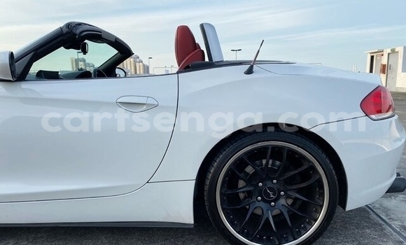 Acheter Occasion Voiture BMW Z4 Blanc à Big Bend, Lubombo Acheter Occasion Voiture BMW Z4 Blanc à Big Bend, Lubombo