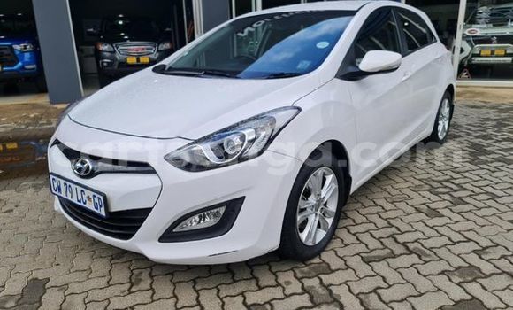 Acheter Occasion Voiture Hyundai i30 Blanc à Ezulwini, Hhohho Acheter Occasion Voiture Hyundai i30 Blanc à Ezulwini, Hhohho