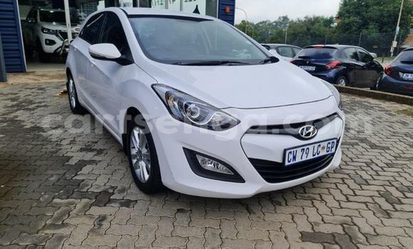 Nunua Ilio tumika Hyundai i20 White Gari ndani ya Ezulwini nchini Hhohho