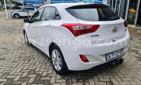 Nunua Ilio tumika Hyundai i20 White Gari ndani ya Ezulwini nchini Hhohho Nunua Ilio tumika Hyundai i20 White Gari ndani ya Ezulwini nchini Hhohho