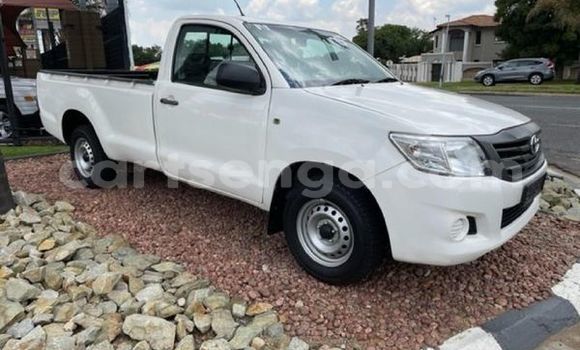 Buy Used Toyota Hilux White Car in Mbabane in Manzini