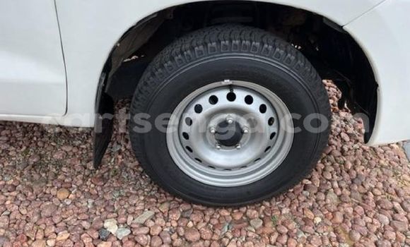 Acheter Occasion Voiture Toyota Hilux Blanc à Mbabane, Manzini Acheter Occasion Voiture Toyota Hilux Blanc à Mbabane, Manzini
