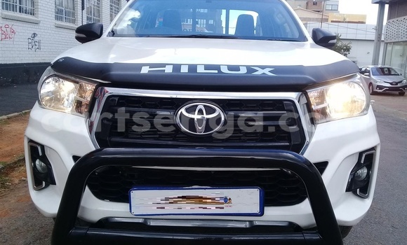 Nunua Ilio tumika Toyota Hilux White Gari ndani ya Mbabane nchini Manzini Nunua Ilio tumika Toyota Hilux White Gari ndani ya Mbabane nchini Manzini