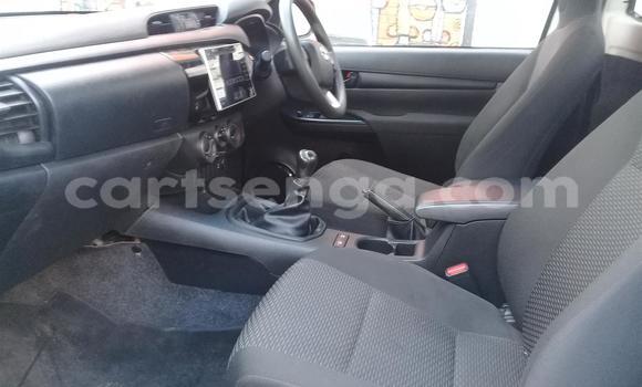 Nunua Ilio tumika Toyota Hilux White Gari ndani ya Mbabane nchini Manzini Nunua Ilio tumika Toyota Hilux White Gari ndani ya Mbabane nchini Manzini