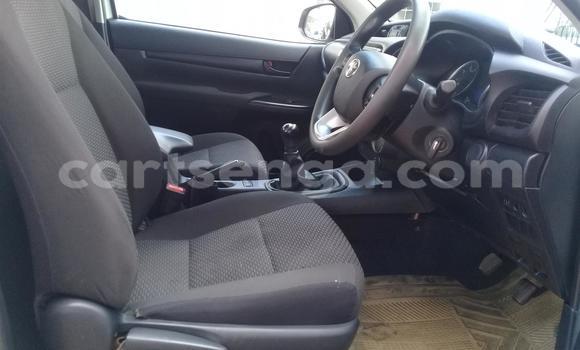 Nunua Ilio tumika Toyota Hilux White Gari ndani ya Mbabane nchini Manzini Nunua Ilio tumika Toyota Hilux White Gari ndani ya Mbabane nchini Manzini